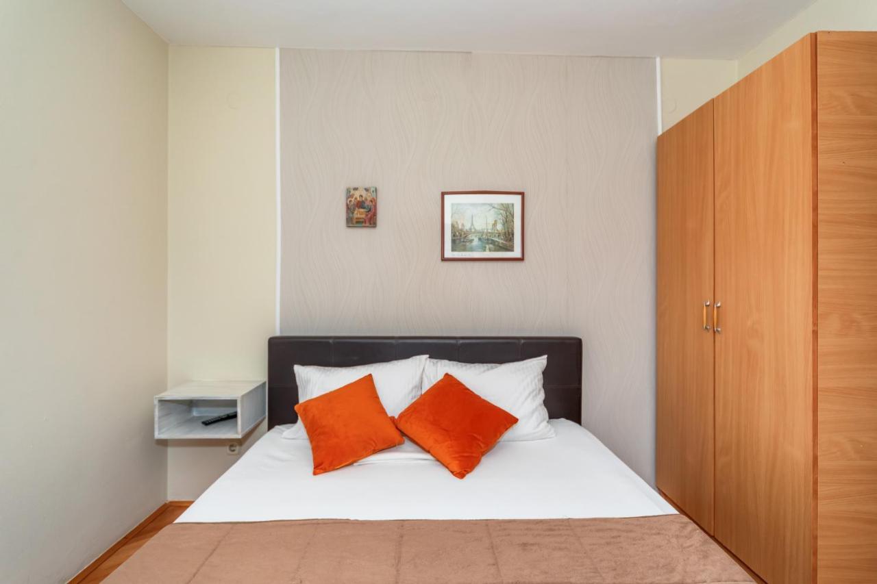 Apartments Pod Lozom With Seaview Petrovac الغرفة الصورة