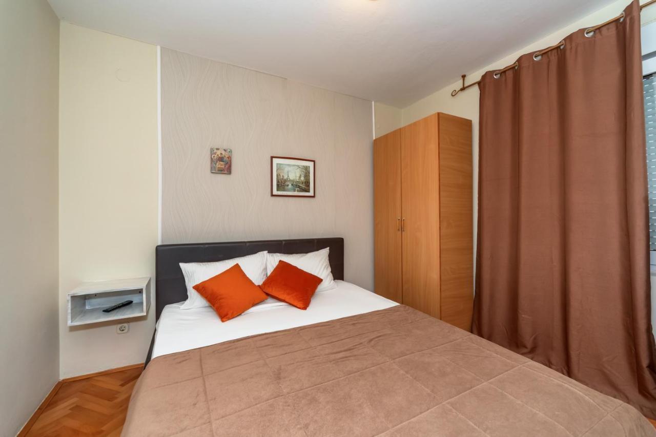 Apartments Pod Lozom With Seaview Petrovac الغرفة الصورة