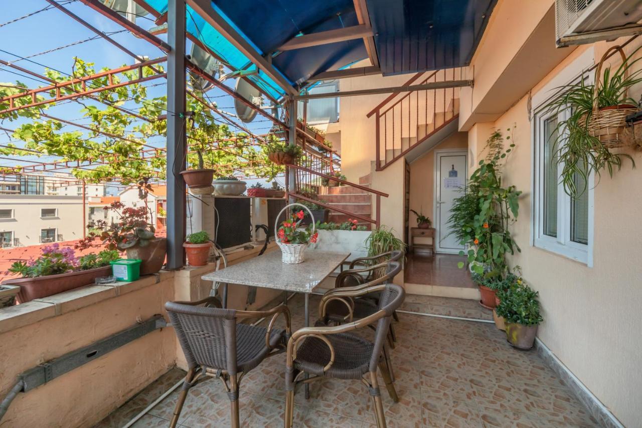 Apartments Pod Lozom With Seaview Petrovac الغرفة الصورة