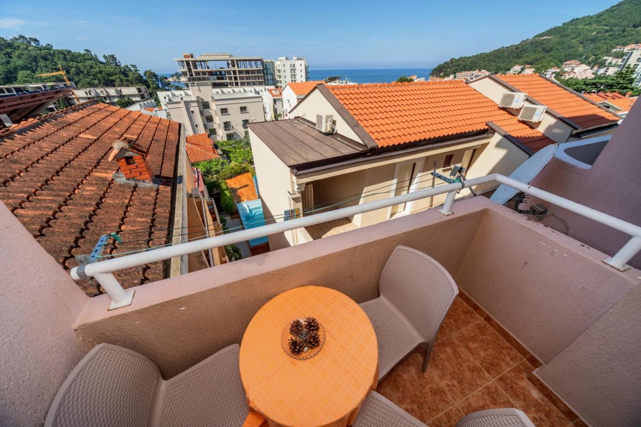 Apartments Pod Lozom With Seaview Petrovac الغرفة الصورة