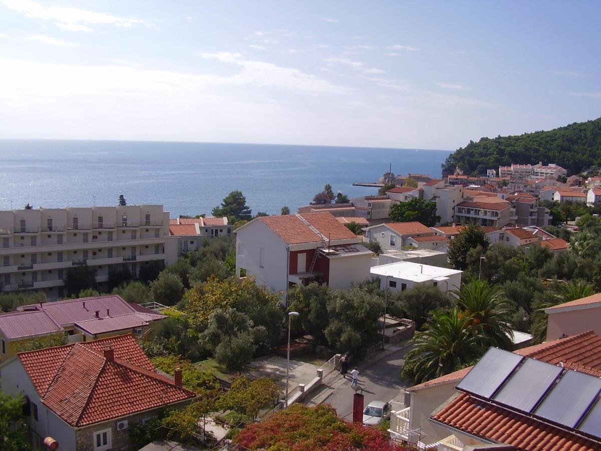 Apartments Pod Lozom With Seaview Petrovac الغرفة الصورة