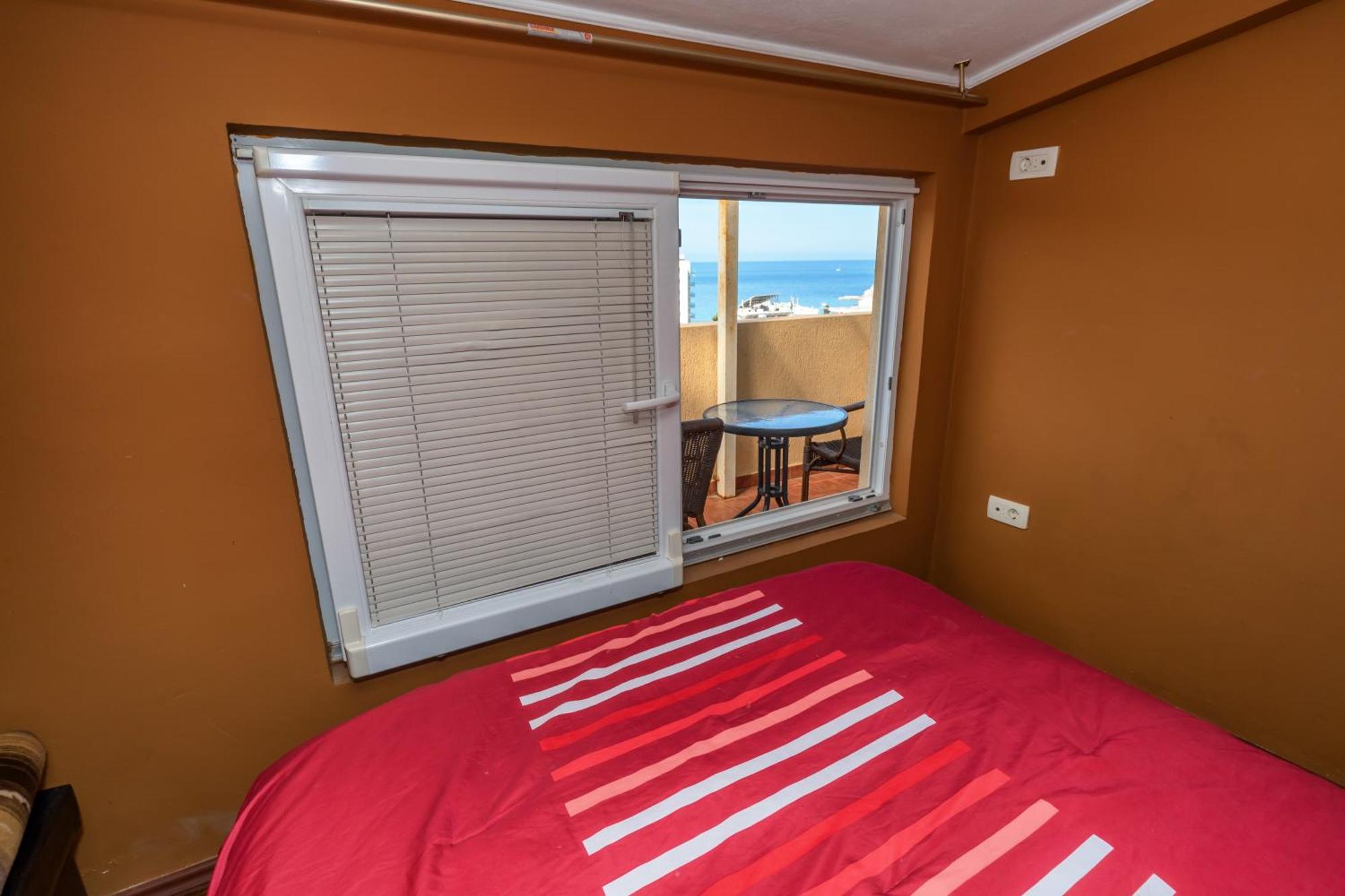 Apartments Pod Lozom With Seaview Petrovac الغرفة الصورة