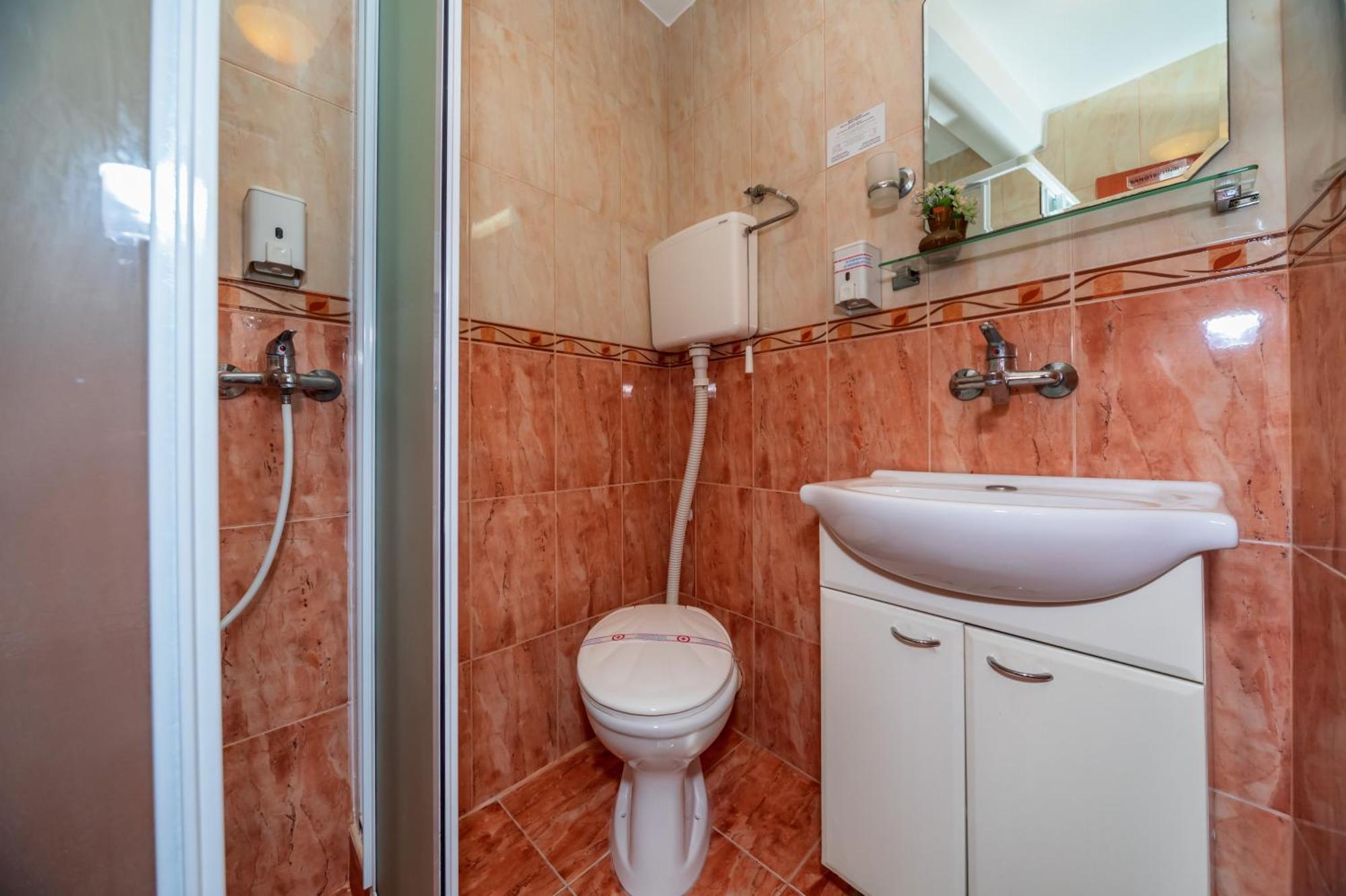 Apartments Pod Lozom With Seaview Petrovac الغرفة الصورة